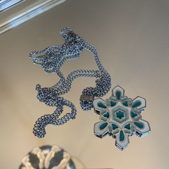 Wallace Silversmiths enamel painted snowflake necklace - Picture 6 of 6